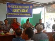 Polres BS Adakan Jum’at curhat, Puluhan Masyarakat Pasar Bawah Datangi Koperasi Mutiara Selatan